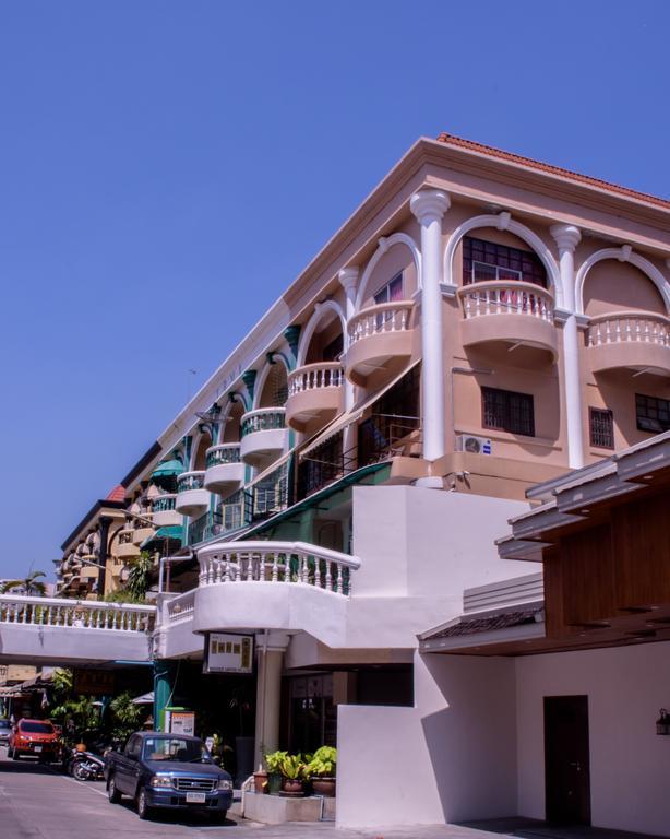 Indogee Apartments Pattaya Eksteriør billede