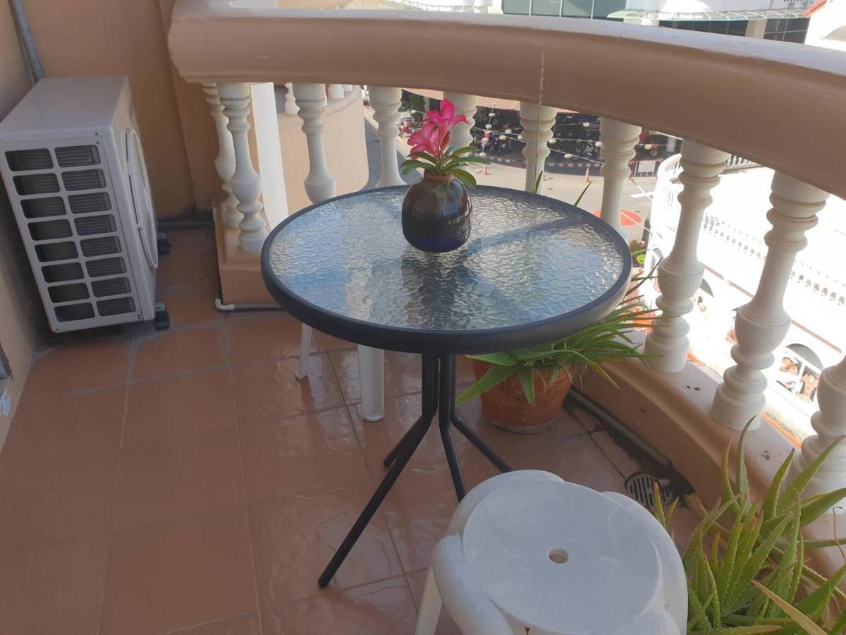 Indogee Apartments Pattaya Eksteriør billede